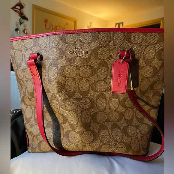 BEAUTIFUL COACH TOTE BAG IN GREAT CONDITION! - Picture 3 of 9